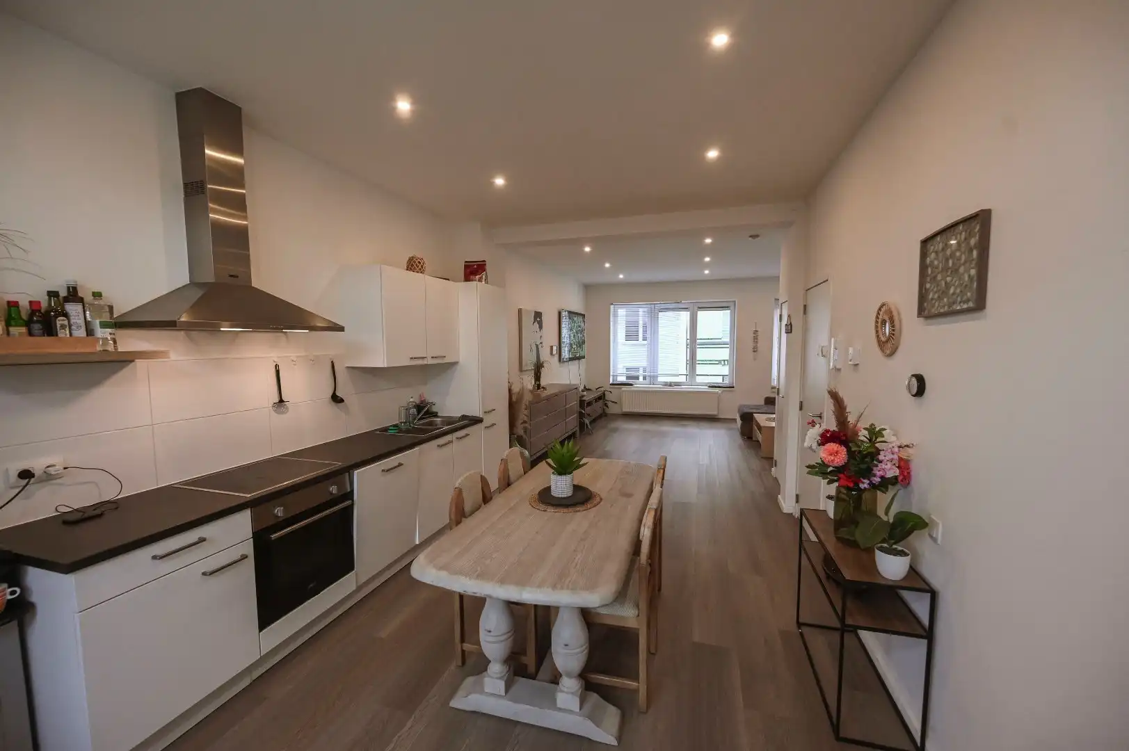RUIM LICHTRIJK DUPLEX APPARTEMENT MET TERRAS NABIJ CENTRUM  foto 5