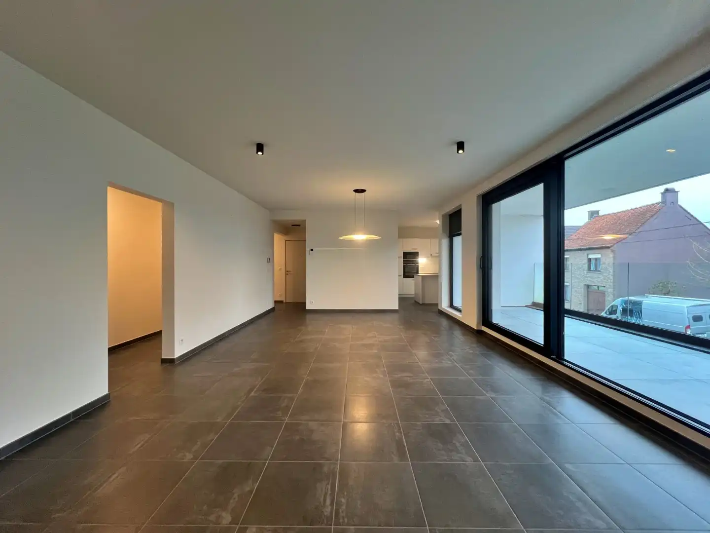 Ruim en energiezuinig 3-slaapkamerappartement in Lovendegem 🌿 foto 2