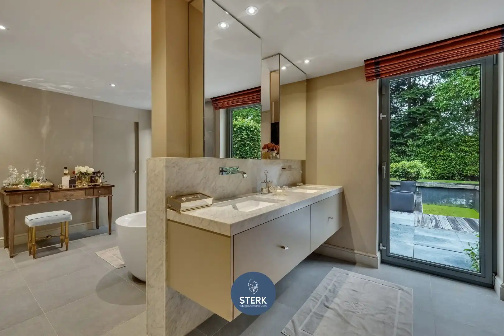 STIJLVOL WONEN IN ALLE RUST OP EEN UNIEKE LOCATIE IN VILLAWIJK "GOUDKUST" !  foto 19