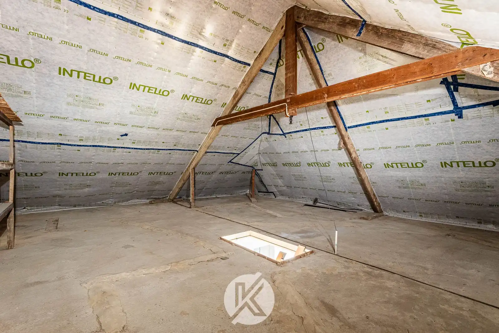 Solide halfopen gezinswoning nabij centrum foto 22