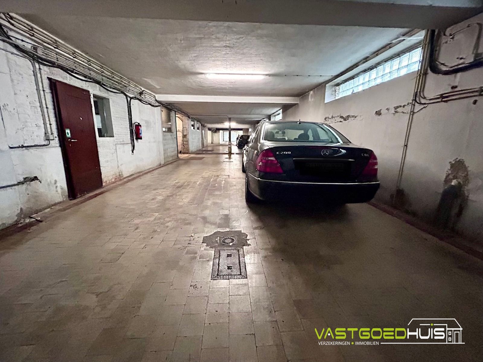 Ruim, gelijkvloers appartement met terras foto 23