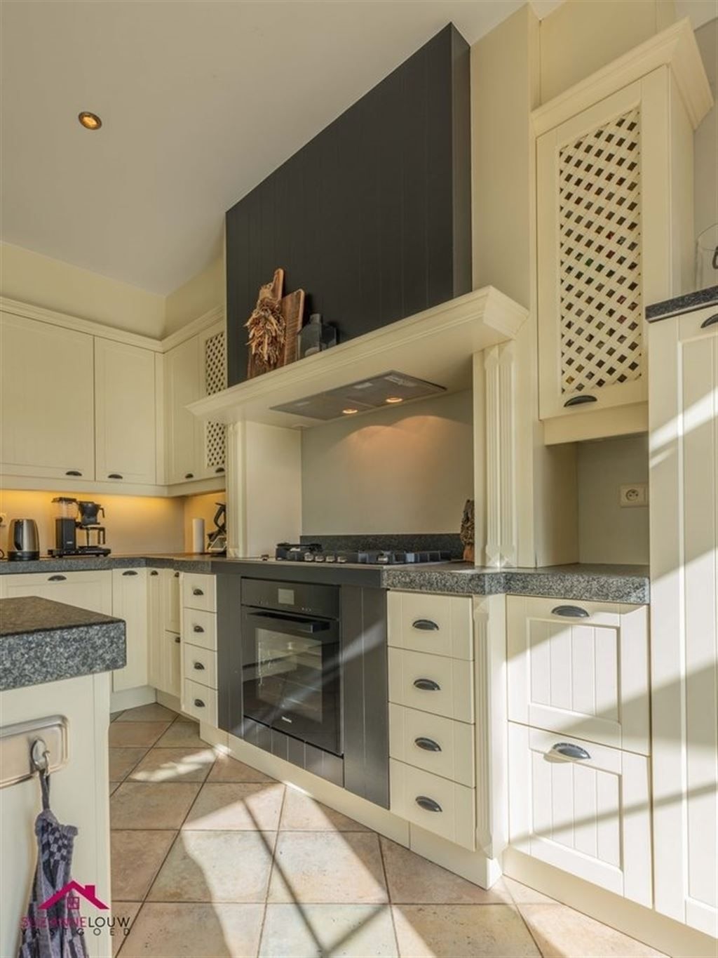 Landelijke villawoning met dubbele vrijstaande garage foto 30