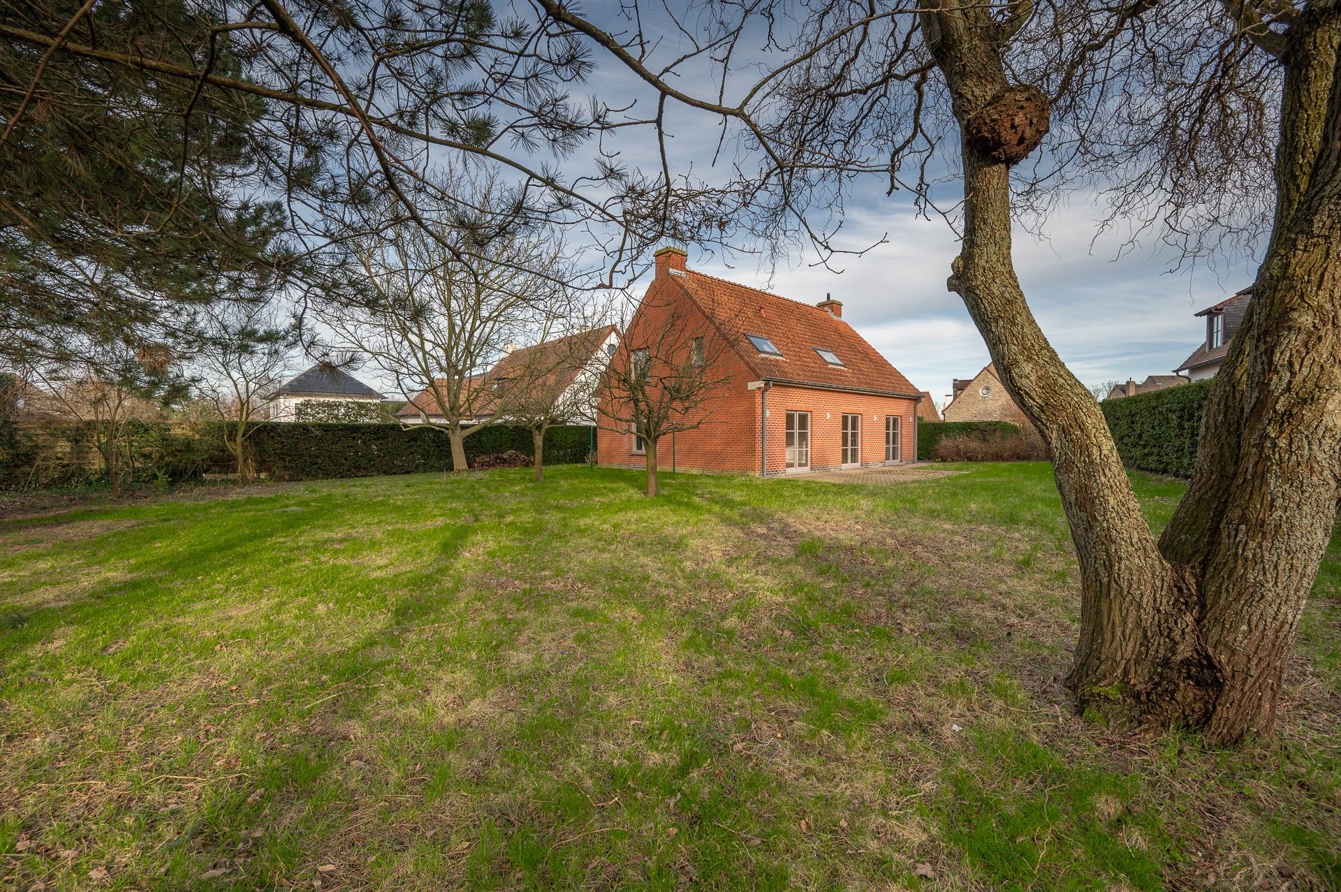Woning in Maaieken op zonnig ruim perceel van 966m² foto {{pictureIndex}}
