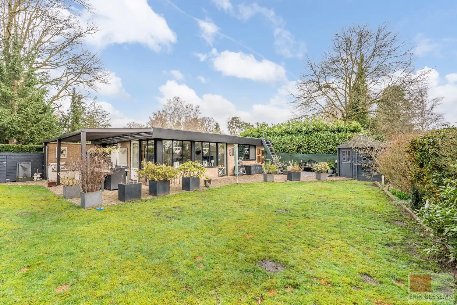 Gelijkvloerse vakantiewoning met een woonoppervlakte van 78 m², gelegen op een ruim perceel van 551 m². foto 27