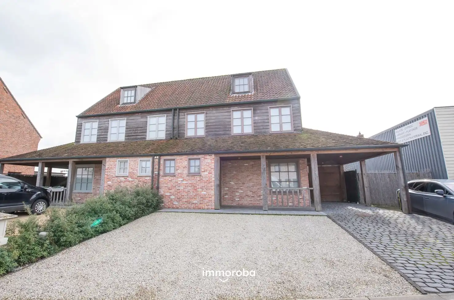 Gezellige gezinswoning gelegen in Markegem. foto {{pictureIndex}}