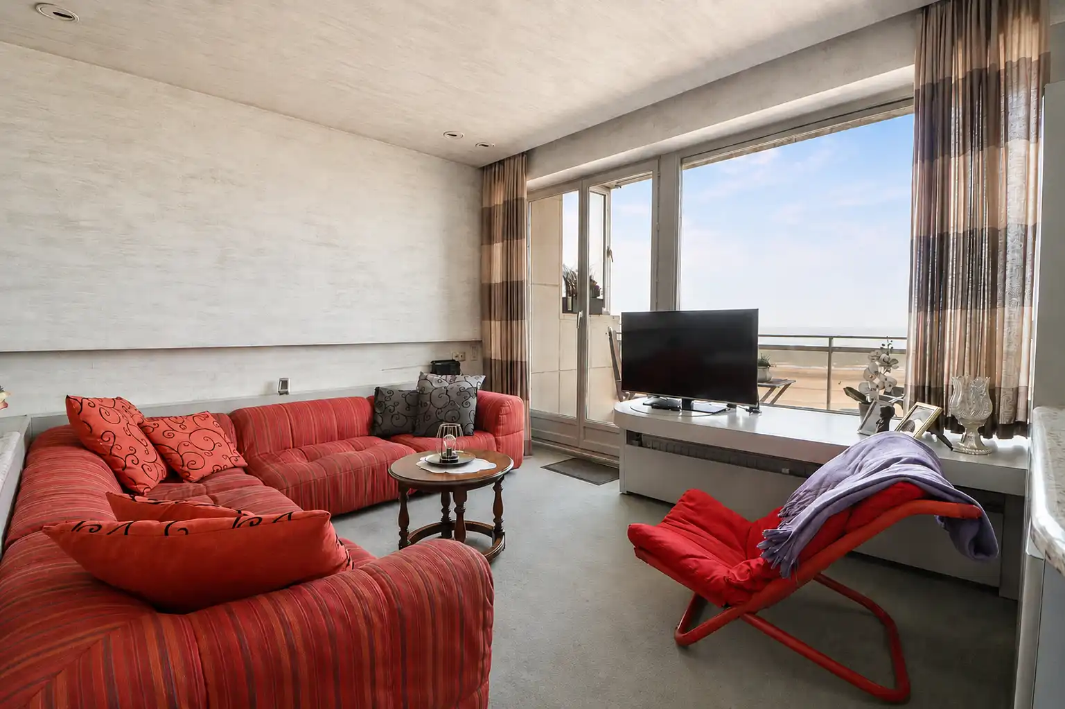Ruim appartement met 3 slaapkamers, 2 badkamers en fantastisch zicht op de zee en de Pier. foto 8