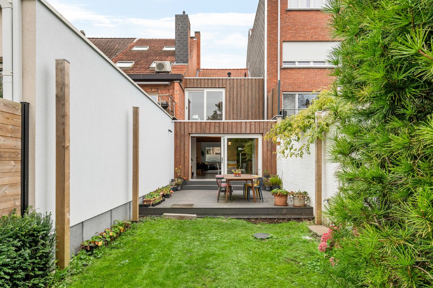 Instapklare woning met 3 SLPKS en zuidgeoriënteerde tuin te Wijnegem! foto 20