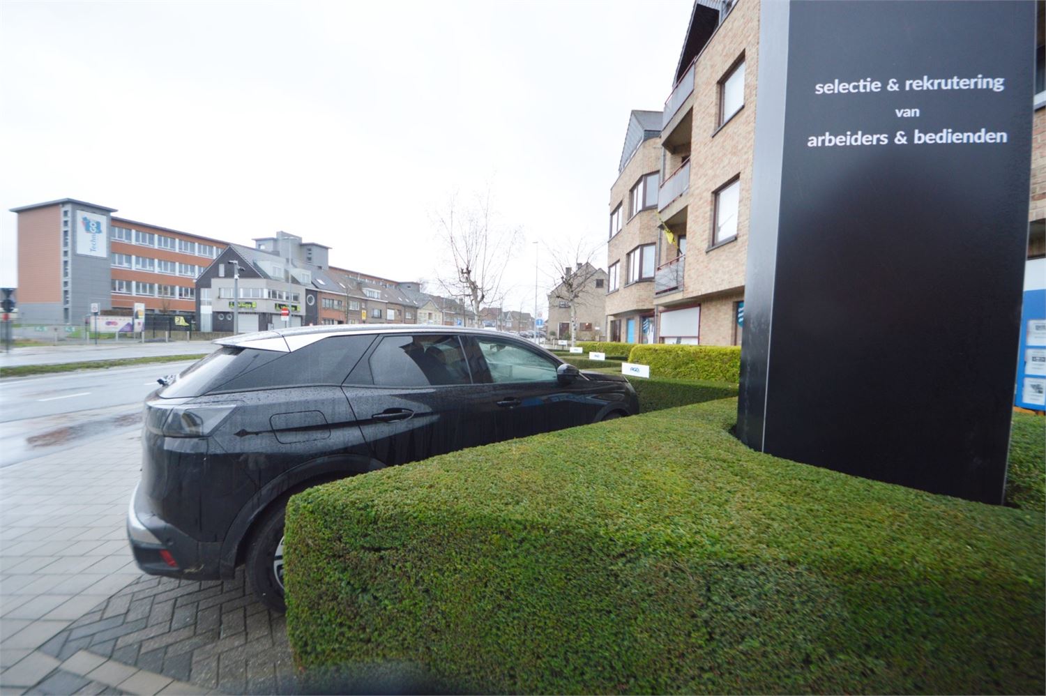 ZICHTLOCATIE MET VOORGELEGEN PRIVE PARKING foto 14