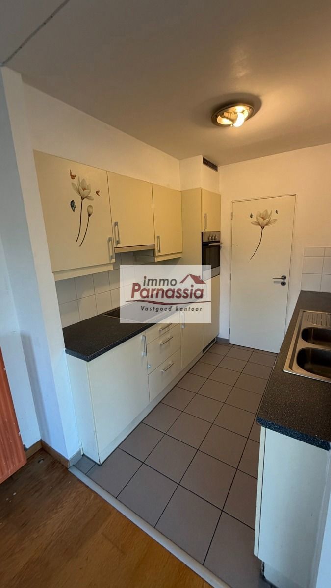 Zeer aangenaam en centraal gelegen 3 slaapkamer appartement  foto 9