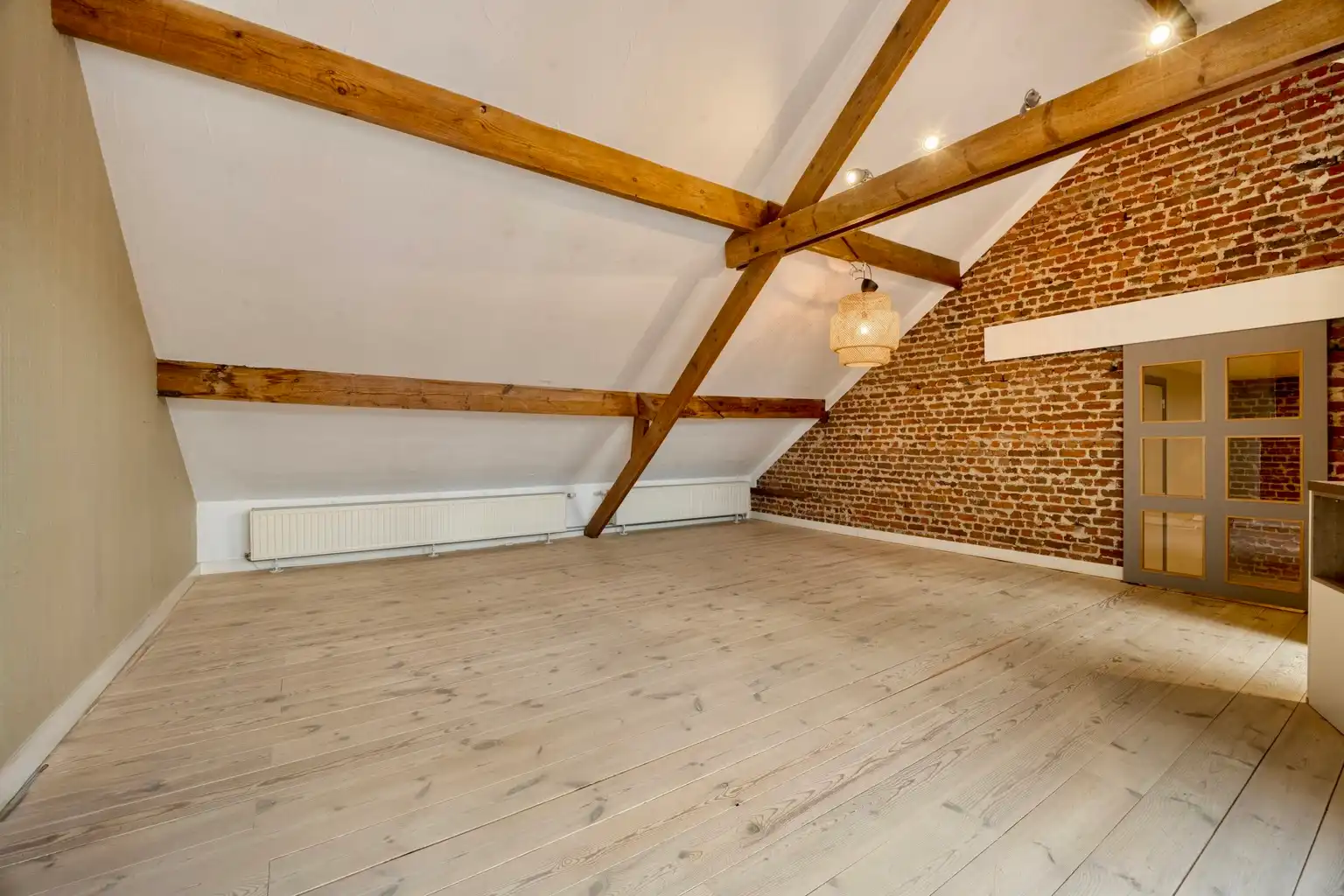 GERENOVEERD DUPLEXAPPARTEMENT MET KARAKTER foto 14