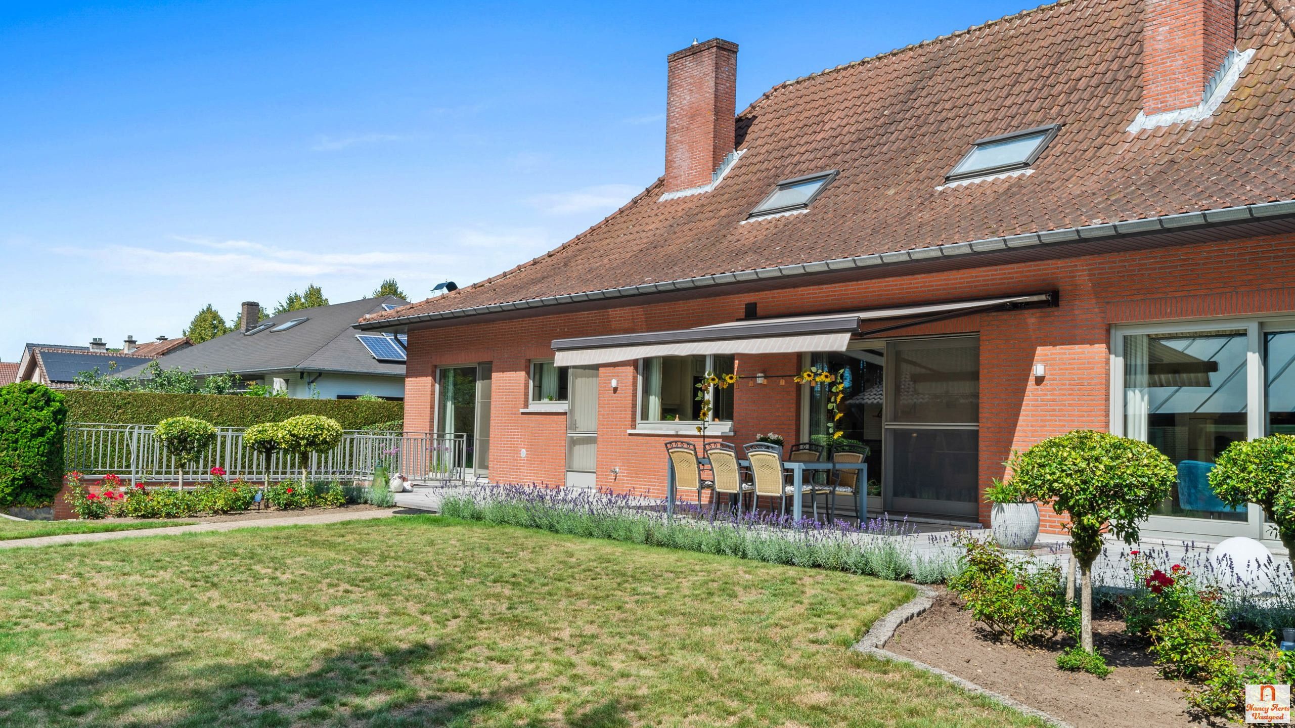 Luxueuze villa met overdekt zwembad, bos en weiland foto 49