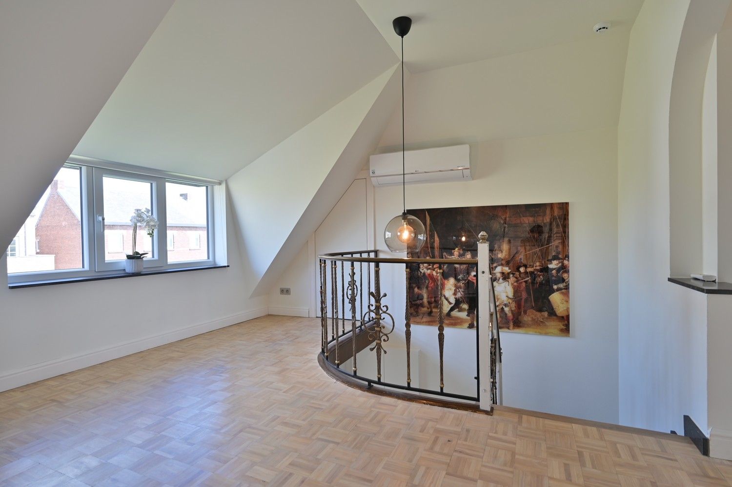 Instapklare, volledig gemoderniseerde woning met zwembad en riant bijgebouw, mooi landelijk gelegen te Maasmechelen-Leut foto 21