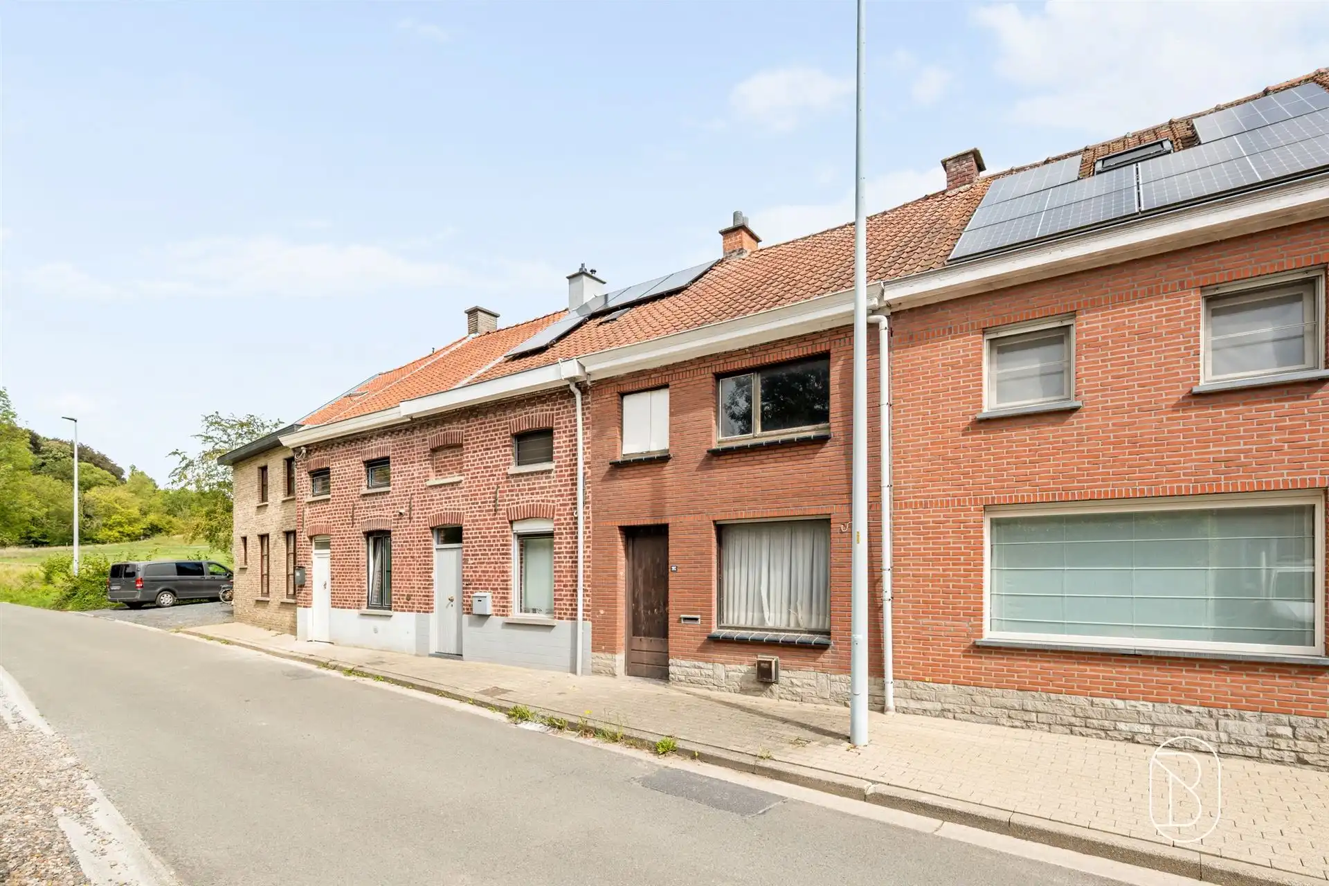 Te renoveren woning met tuin!  foto 2