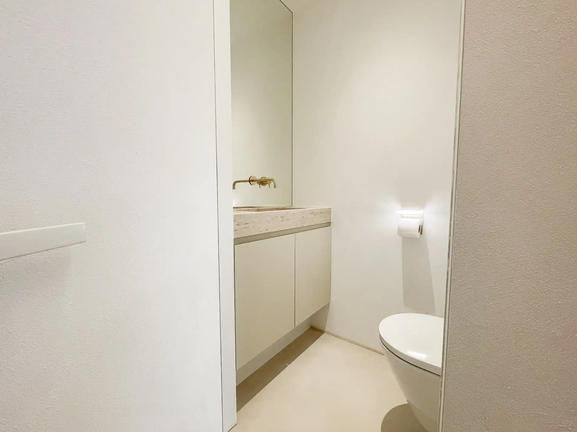 Luxueus volledig gerenoveerd appartement met een weids uitzicht gelegen in het Zoute. foto 17