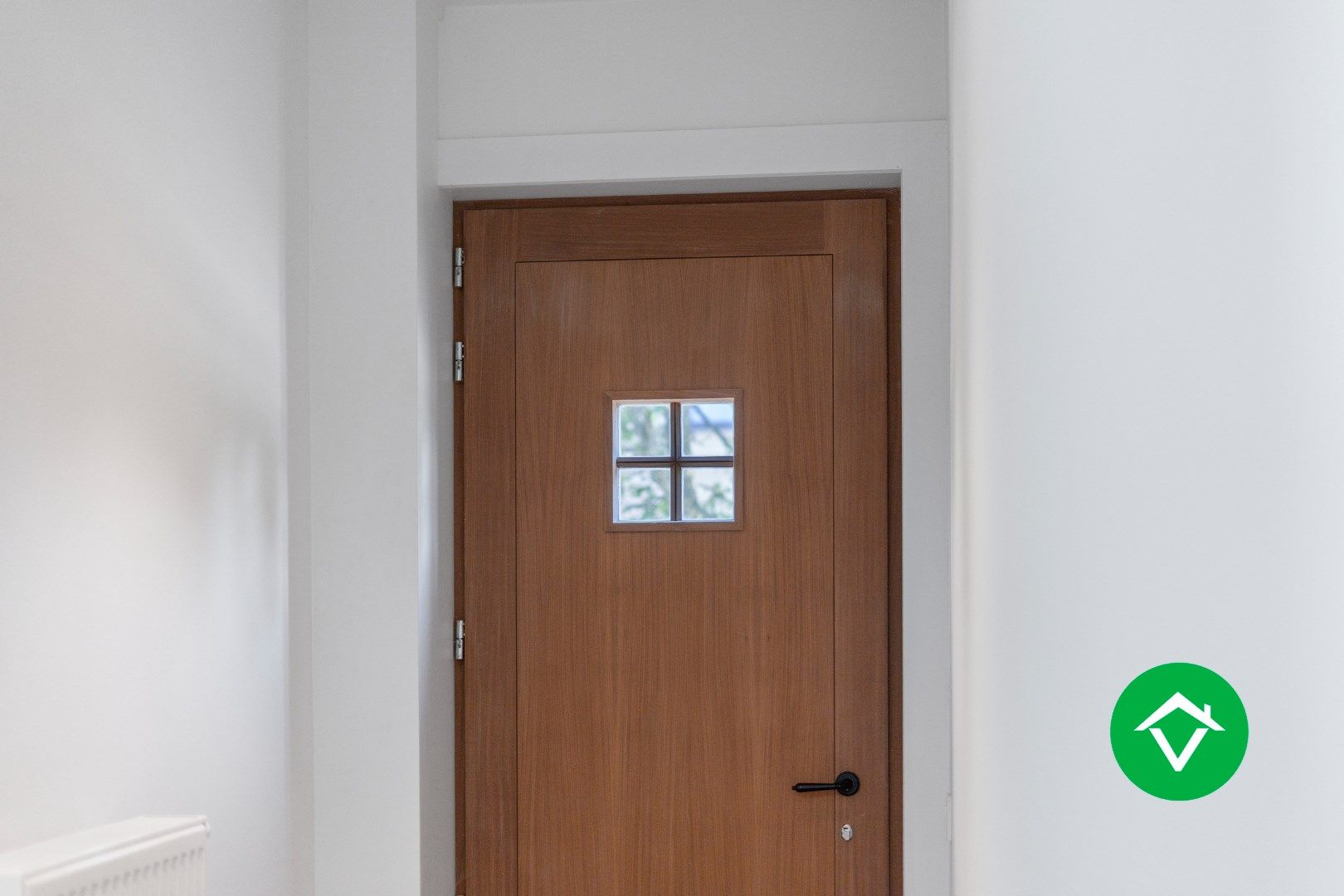 Volledig gerenoveerde alleenstaande woning in Izenberge foto 14