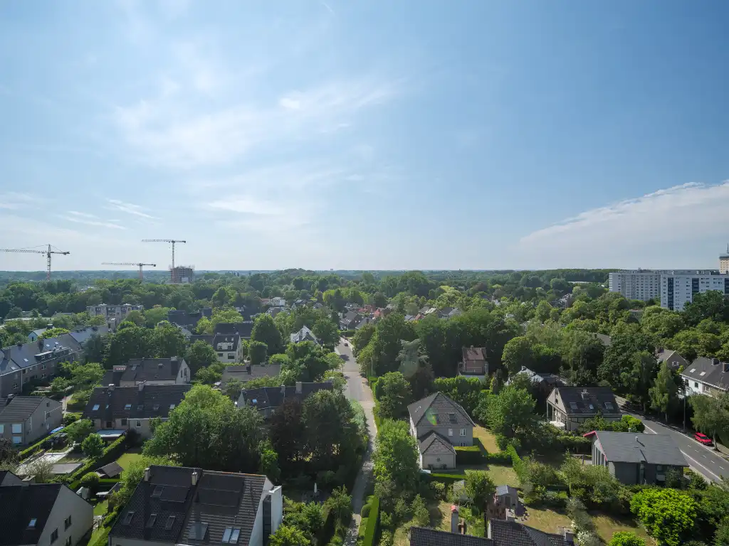 Ruim hoekappartement (ca. 155 m2) met o. m. drie slaapkamers en een fantastisch verzicht foto 3