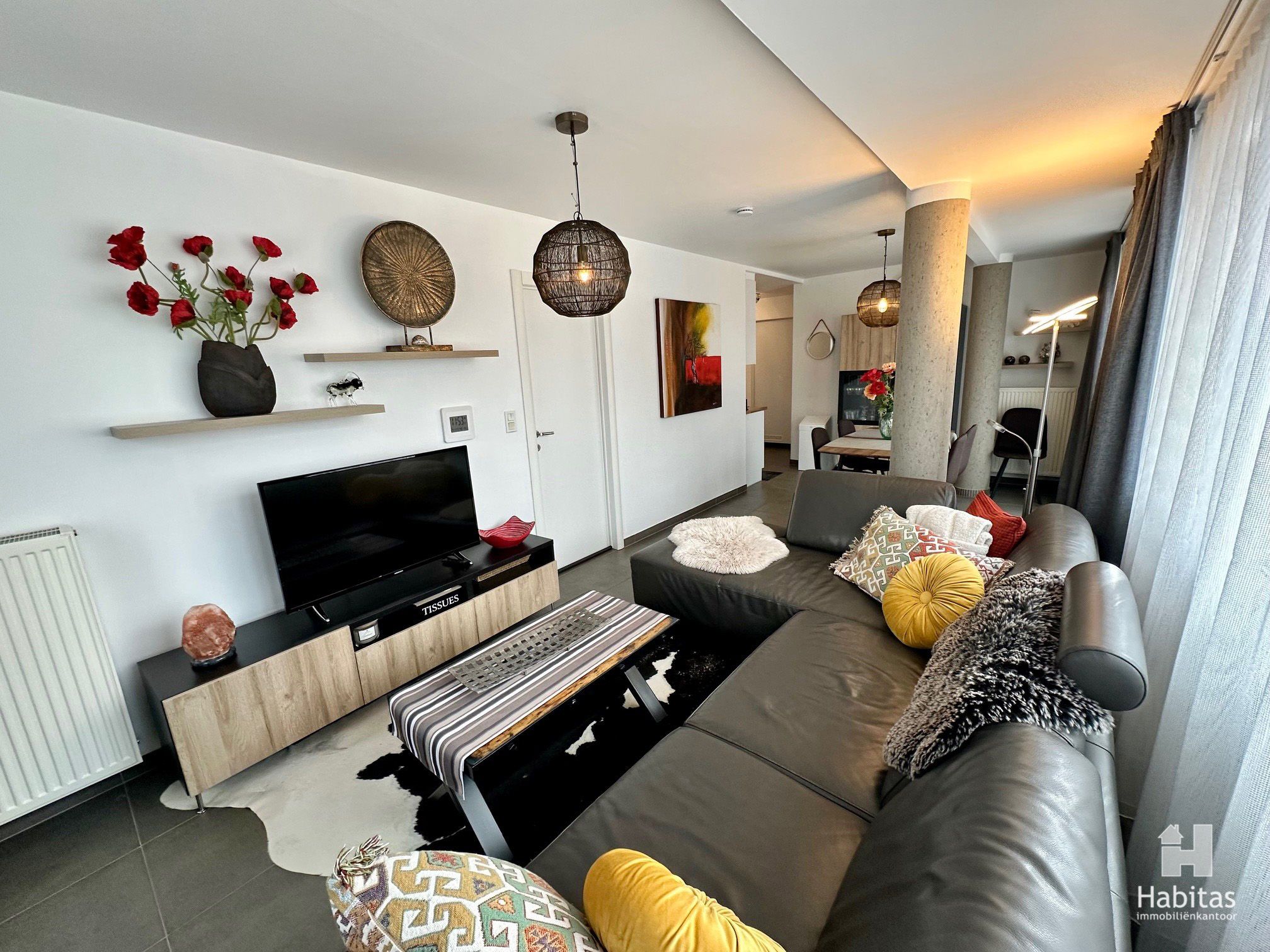  ruim, volledig gemeubeld in instapklaar appartement foto 2