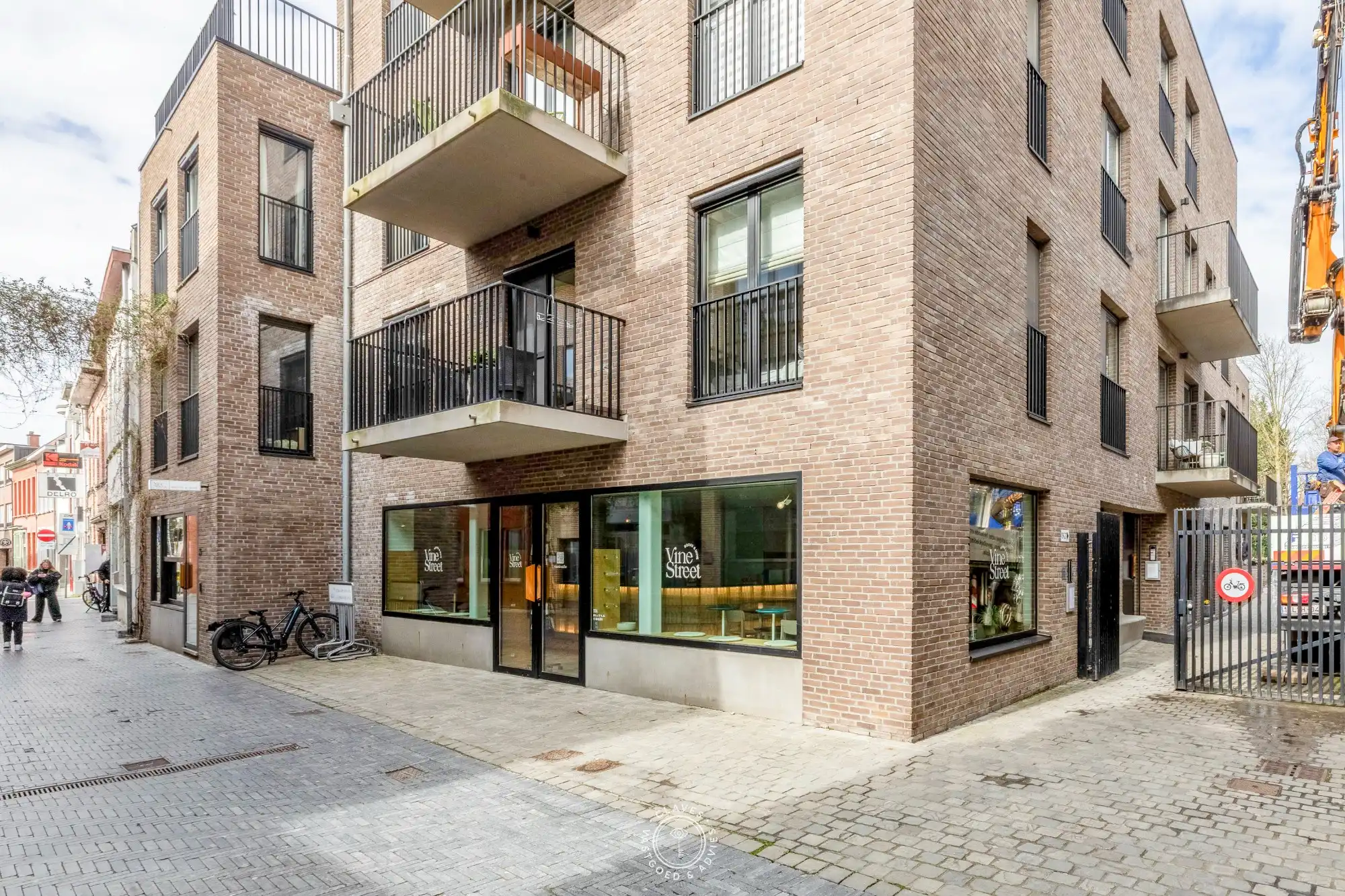 Hoogstaand en veelzijdig handelspand op absolute A-locatie foto 14