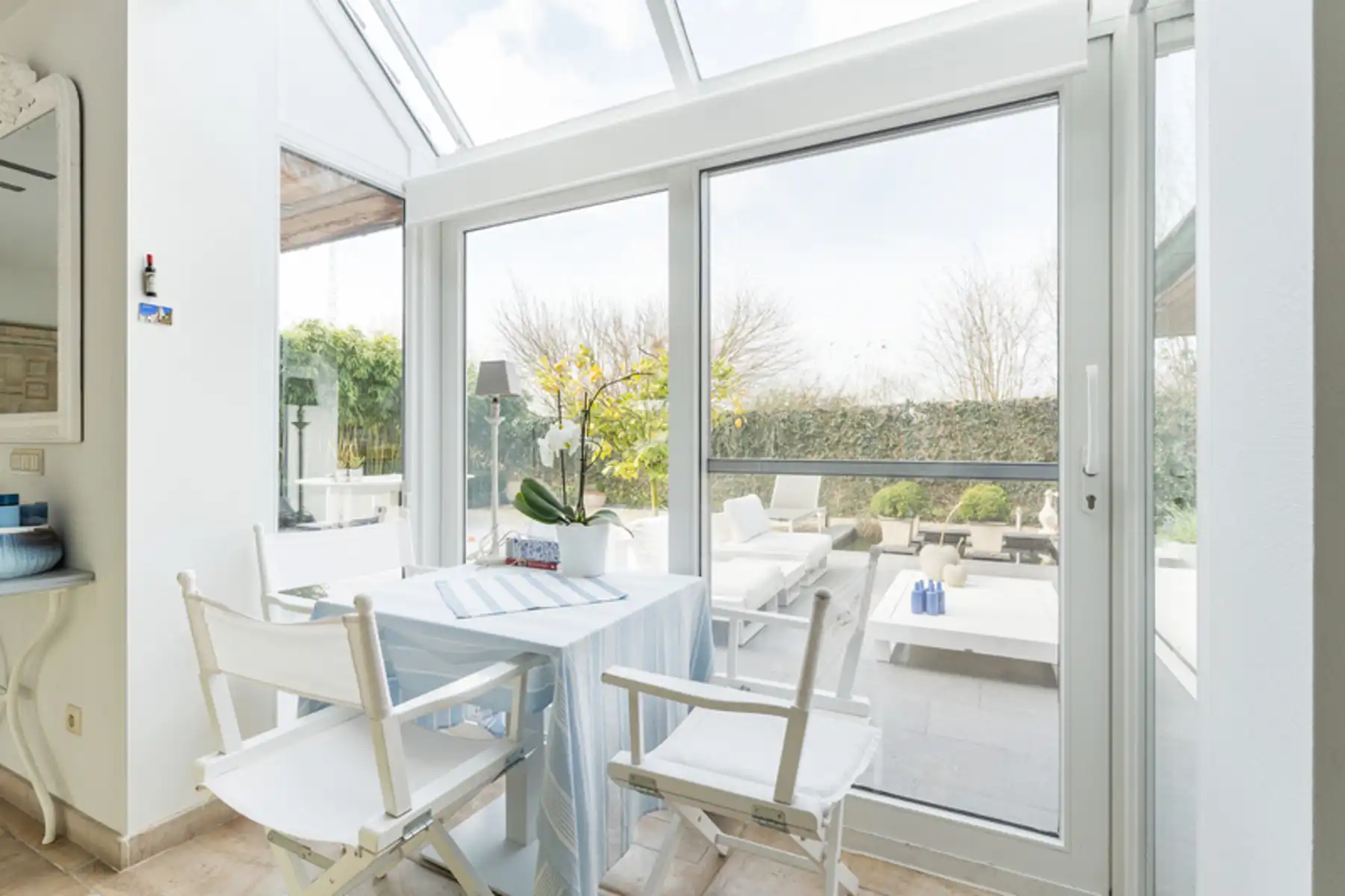 Lichtrijke en residentieel gelegen villa  foto 15