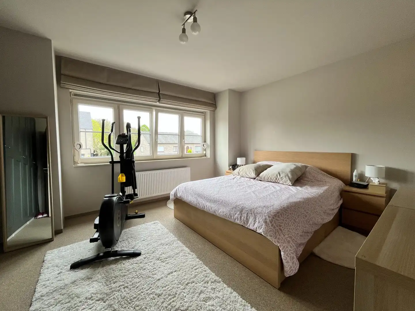 Ruim appartement met 2 slaapkamers en staanplaats te huur! foto 7