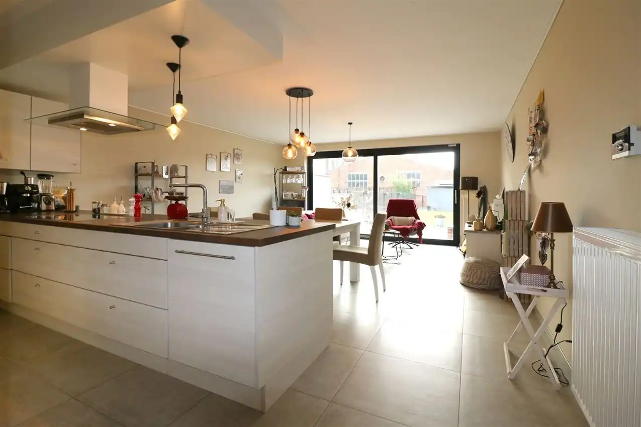 Gelijkvloers appartement met zuidgericht terras en tuintje, autostaanplaats foto 4