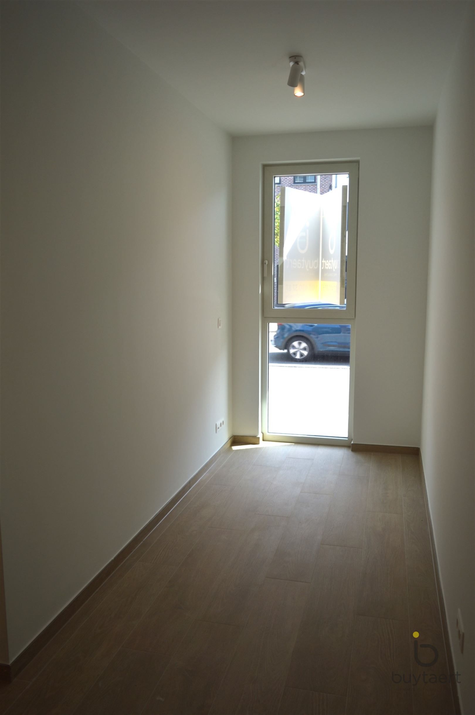 Gelijkvloers nieuwbouw appartement met twee slaapkamers. foto 12