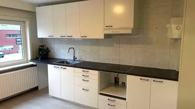 Ruim appartement met 3 slaapkamers nabij het centrum foto 3