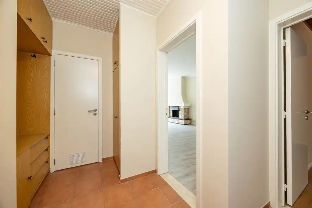 Instapklaar gelijkvloersappartement met stadskoer foto 6