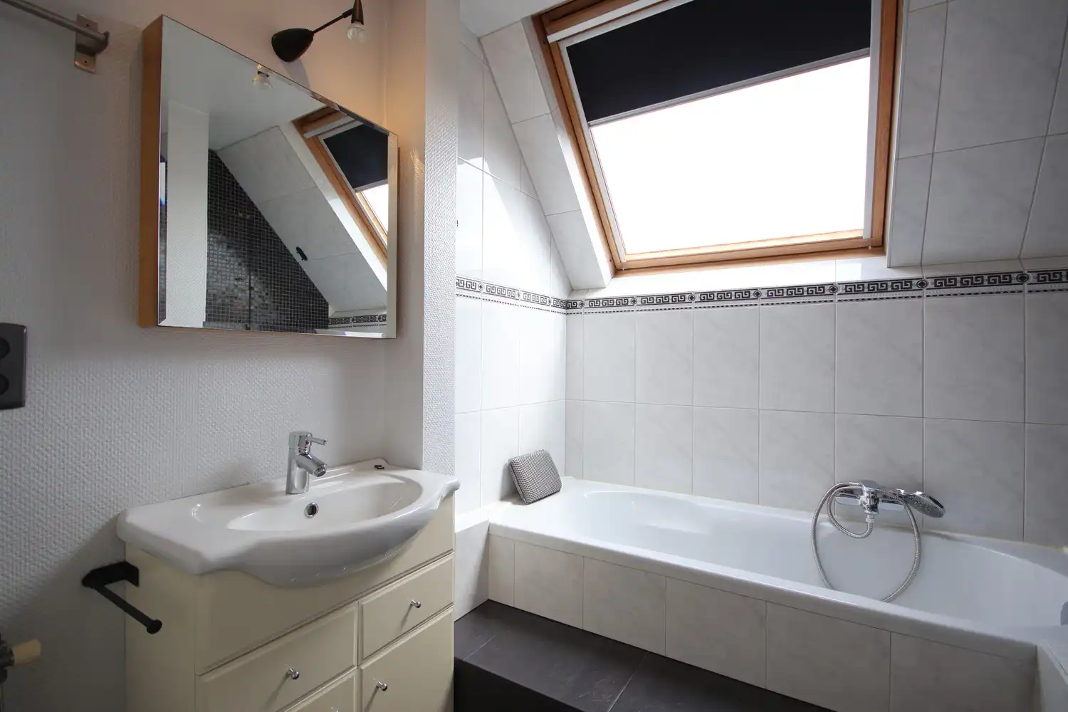 Gunstig gelegen woning met zeer veel lichtinval met minstens 2 slaapkamers foto 18