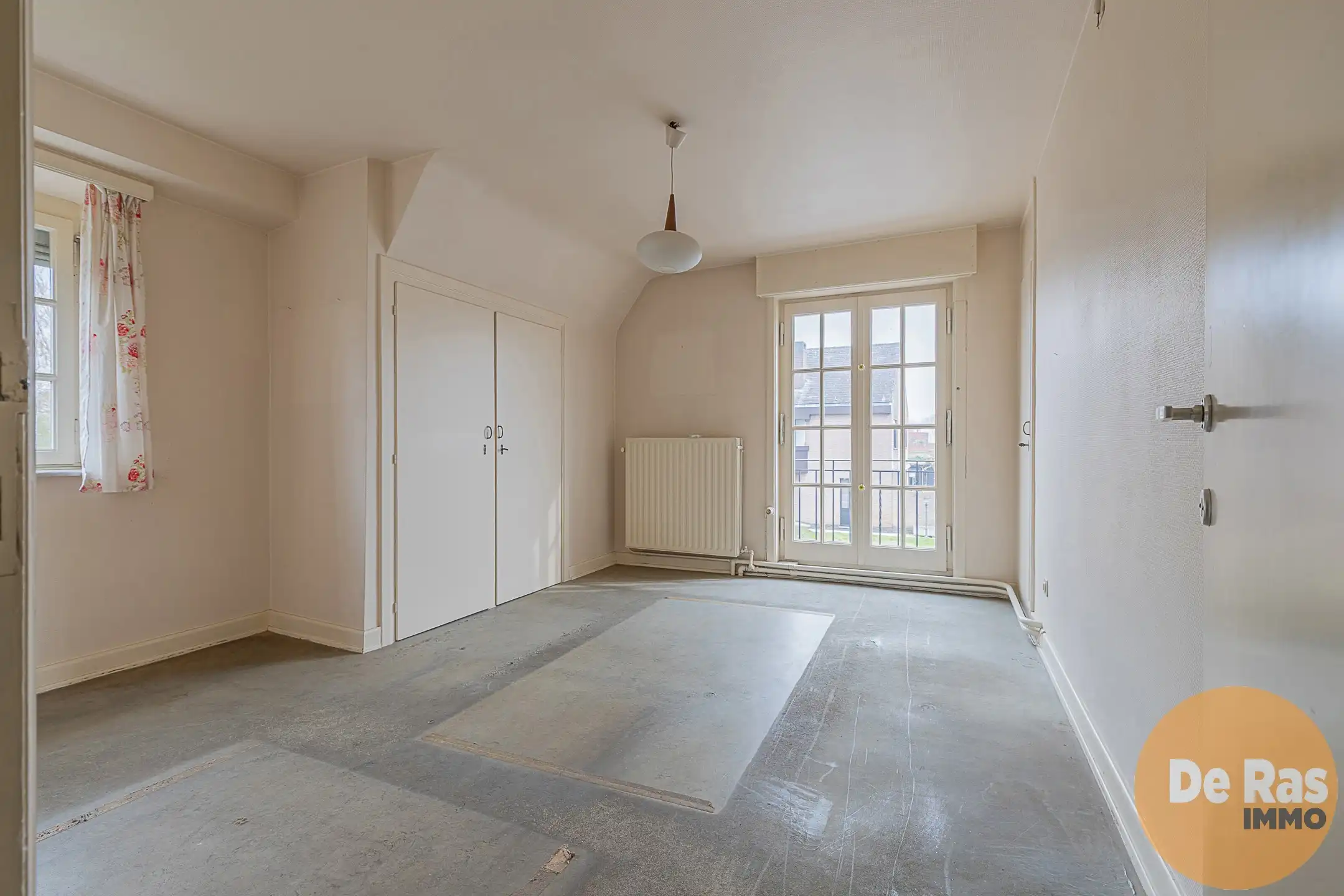 WETTEREN - Solide, te renoveren woning met 4 kamers en tuin foto 16