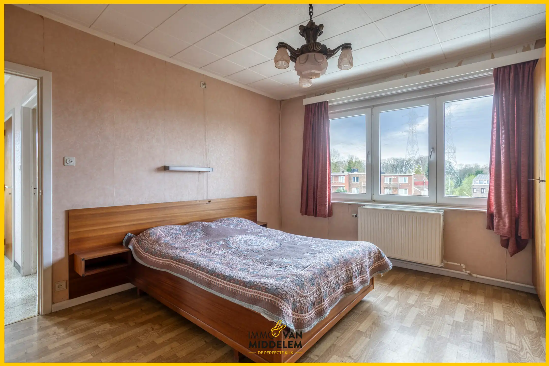 DEELS TE RENOVEREN WONING MET 4 SLPK, TERRAS, TUIN EN GARAGE foto 10