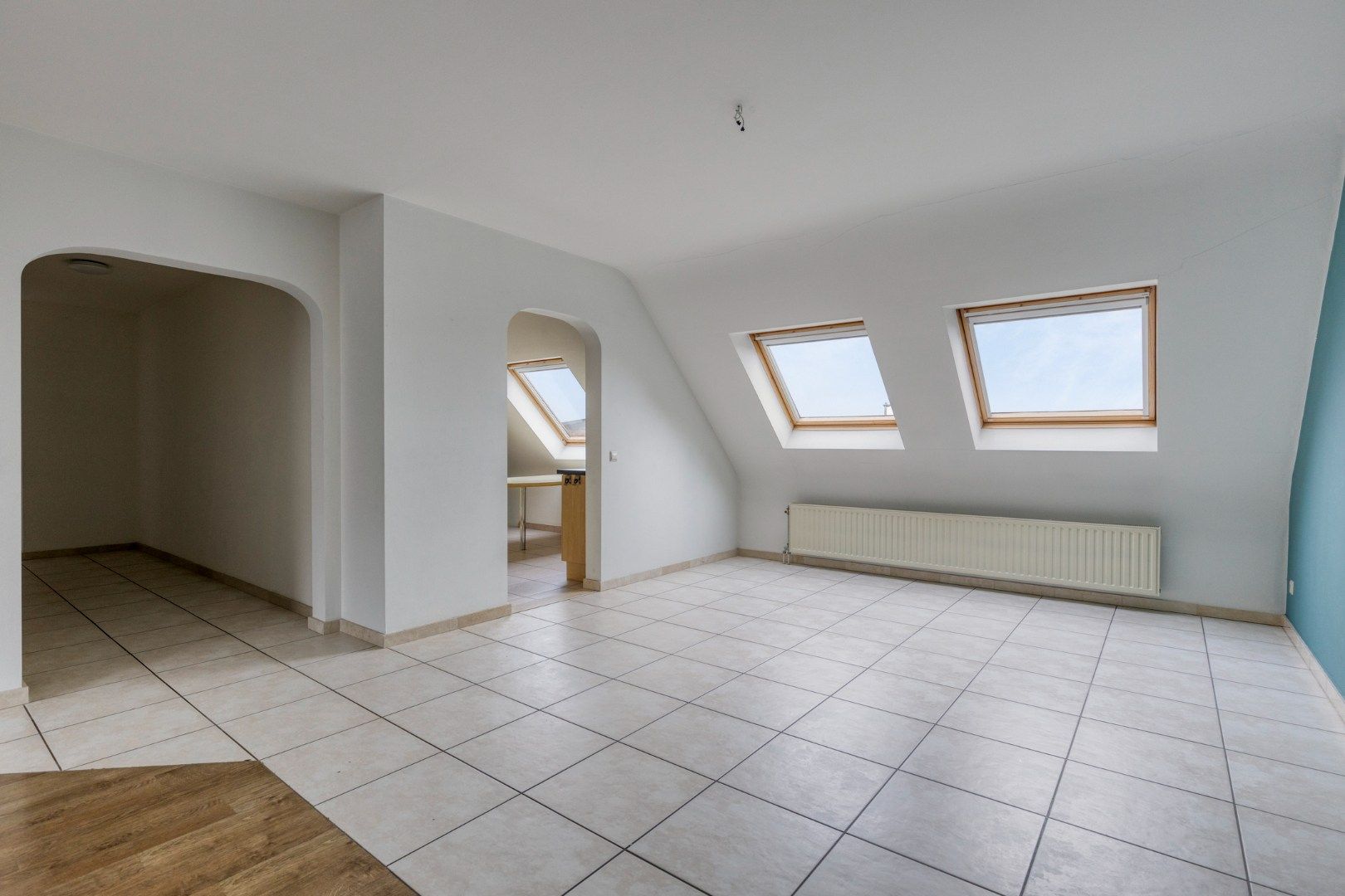 Riant dakappartement met terras en garage foto 6