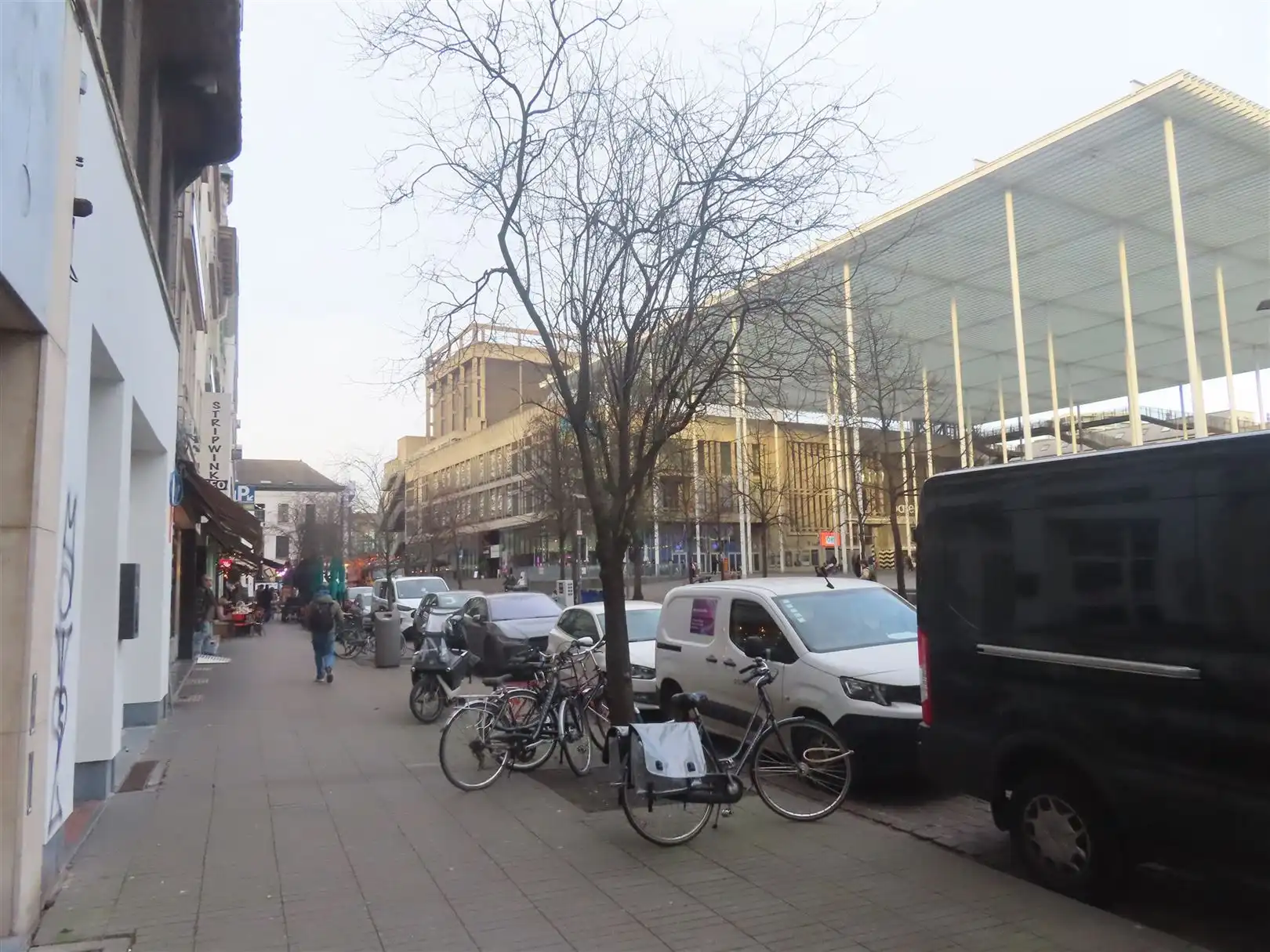 Winkelruimte/Kantoorruimte aan Stadsschouwburg foto 6