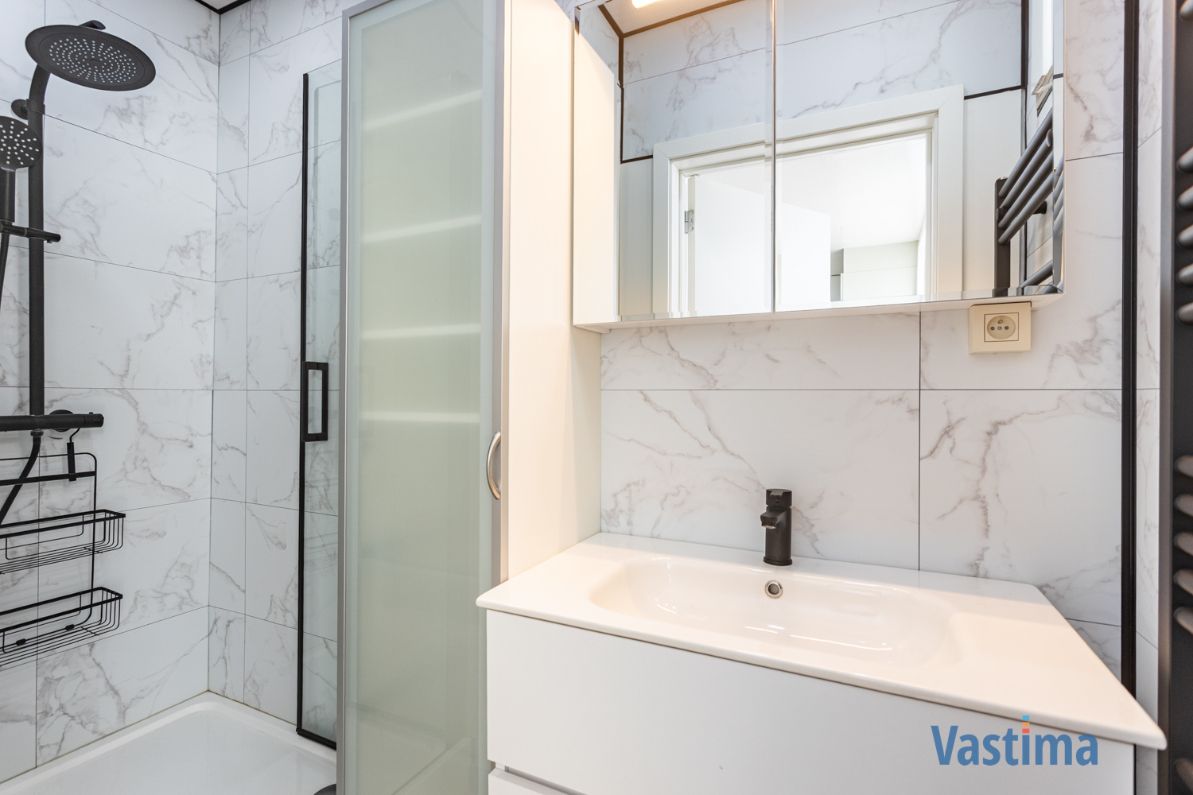 Volledig gerenoveerde rijwoning met 3 slaapkamers nabij centrum Aalst foto 12