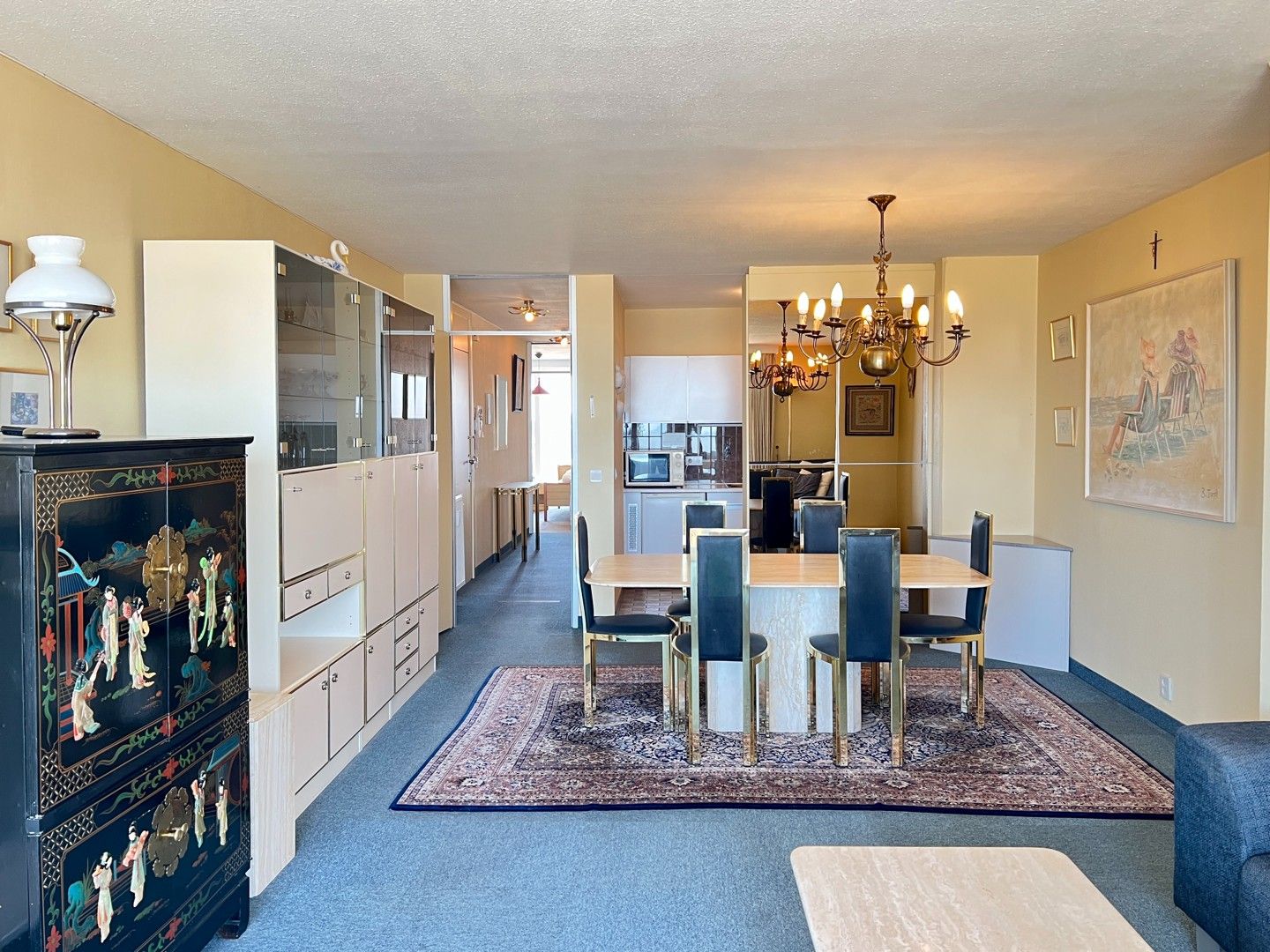 Te renoveren appartement met 2 slaapkamers op een uitstekende ligging foto 5