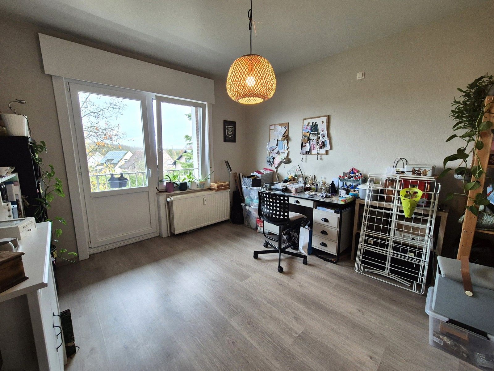 Rustig gelegen met royale living, veel licht en garage foto 8