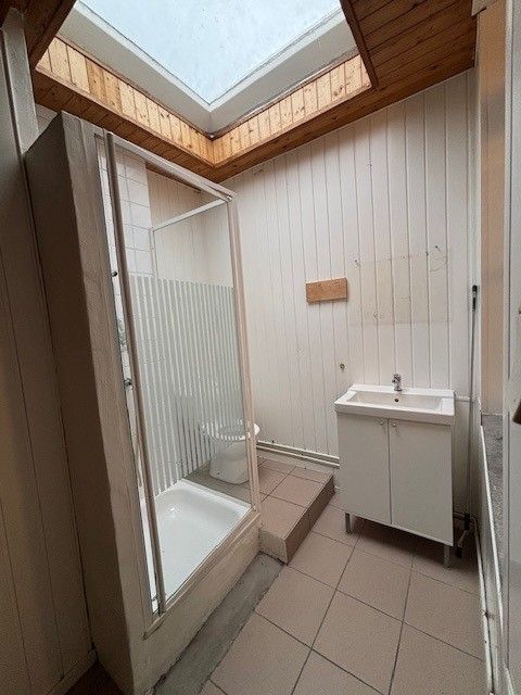 Te renoveren huisje met 2 slaapkamers (4 mogelijk) naast gezellig beluikje aan Sint- Amandsplein. foto 8