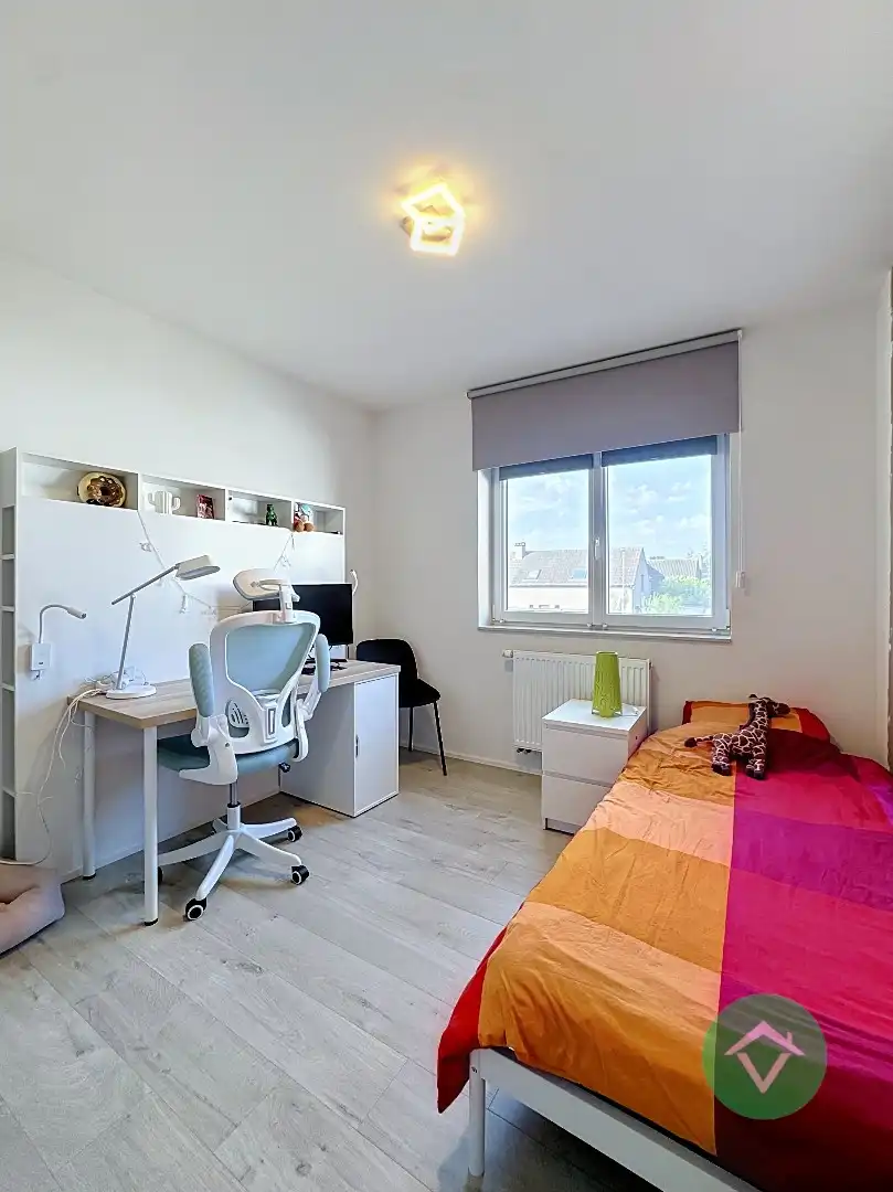 Recente gezinswoning (2019) met zonnige tuin en uitweg achteraan - instapklare topper. foto 25