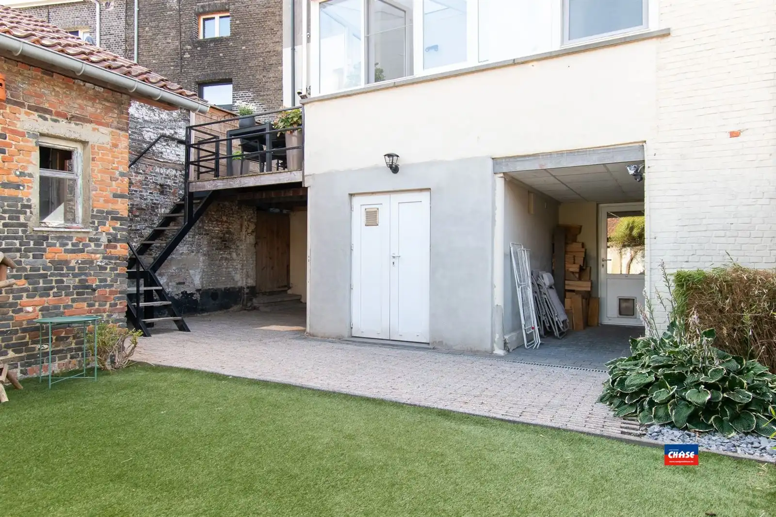 Authentieke woning met zes slaapkamers en tuin met toegang naar de steenbakkerij foto 26