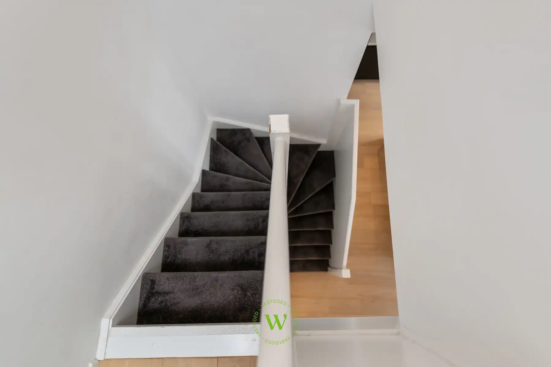 Karaktervolle bel-étagewoning op een toplocatie in Brugge. foto 15