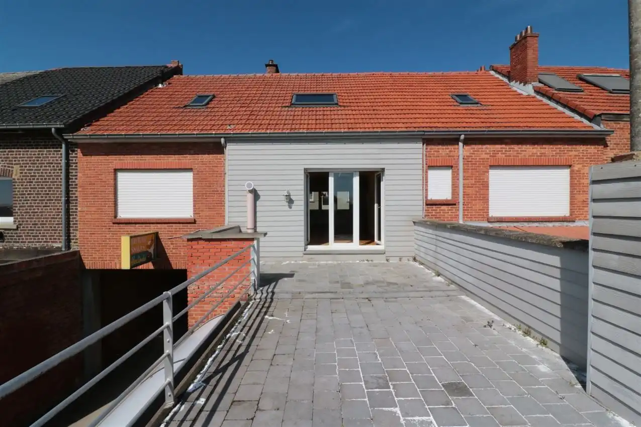 Handelswoonst met volledig uitgeruste frituur en appartement foto 25