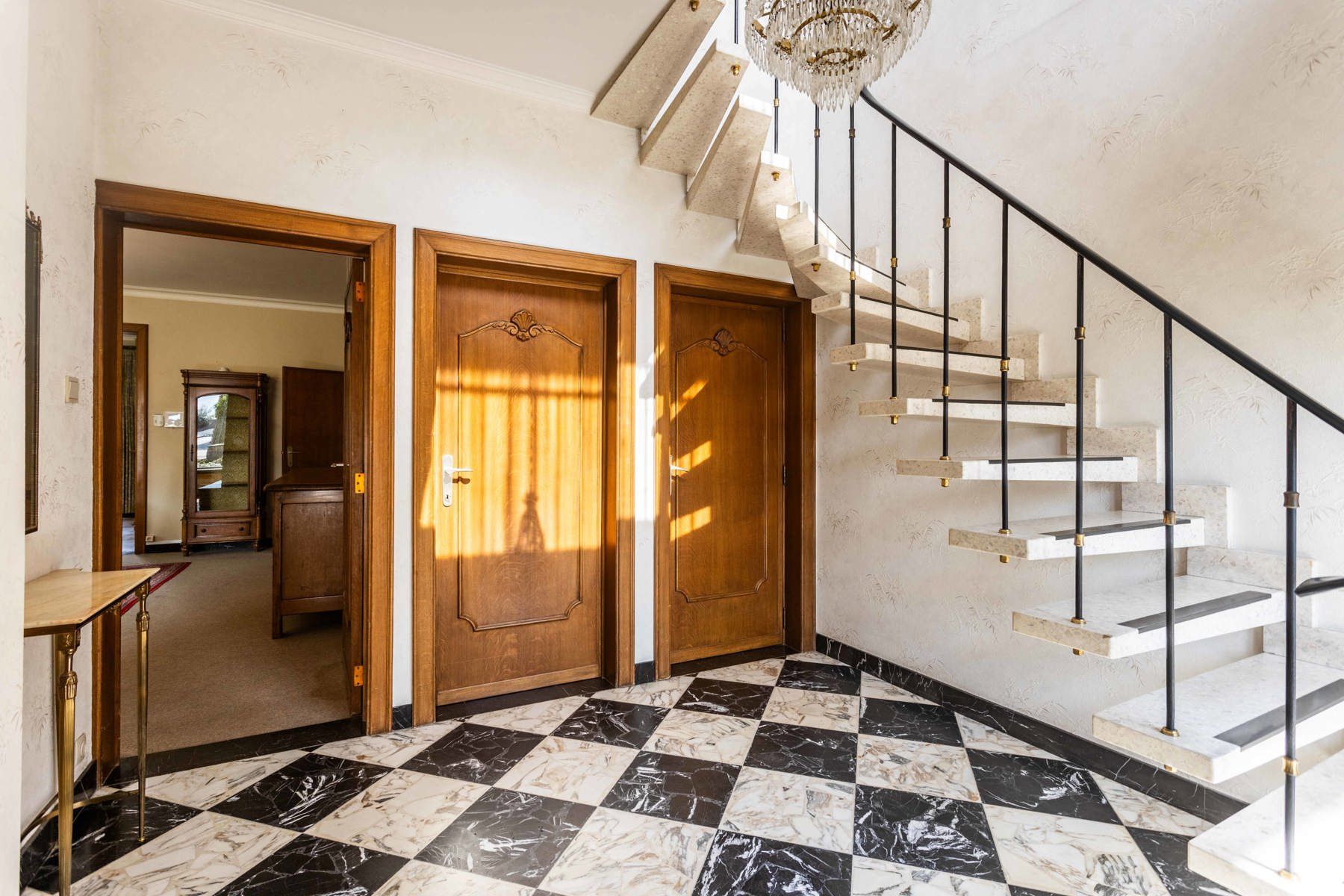 Statige woning met 7 slaapkamers + tuin op 2430 m2 foto 4
