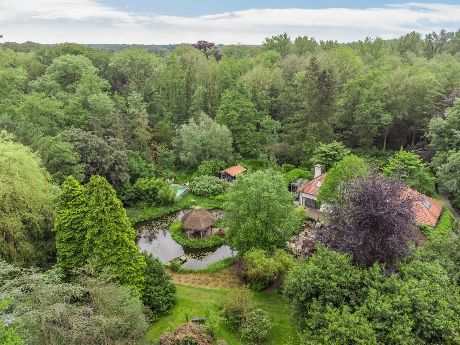 Exclusieve villa op uniek domein van 20.201 m² op een topligging foto 5