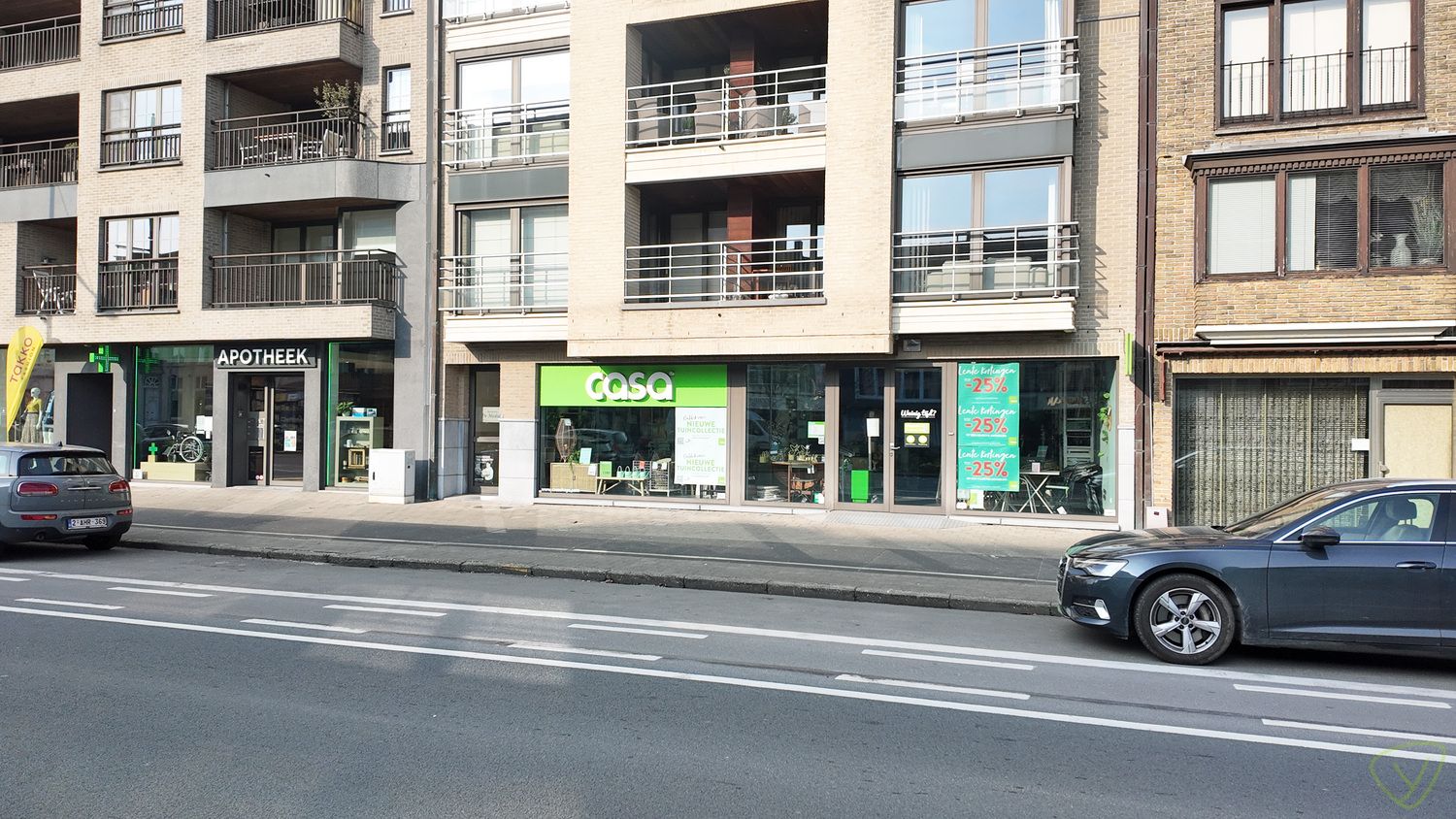 Exclusieve handelsruimte te huur op één van de commercieel gunstigste locaties te Eeklo! foto 12