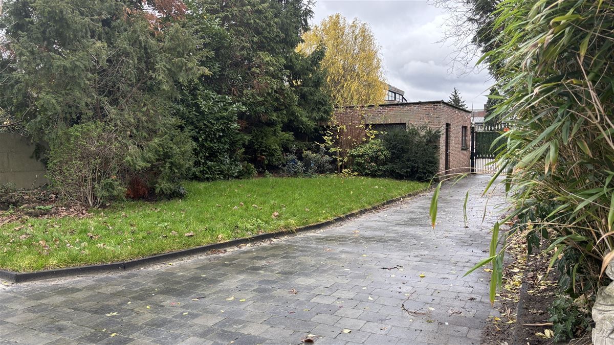 Zéér ruim gelijklvloers/duplexappartement foto 13