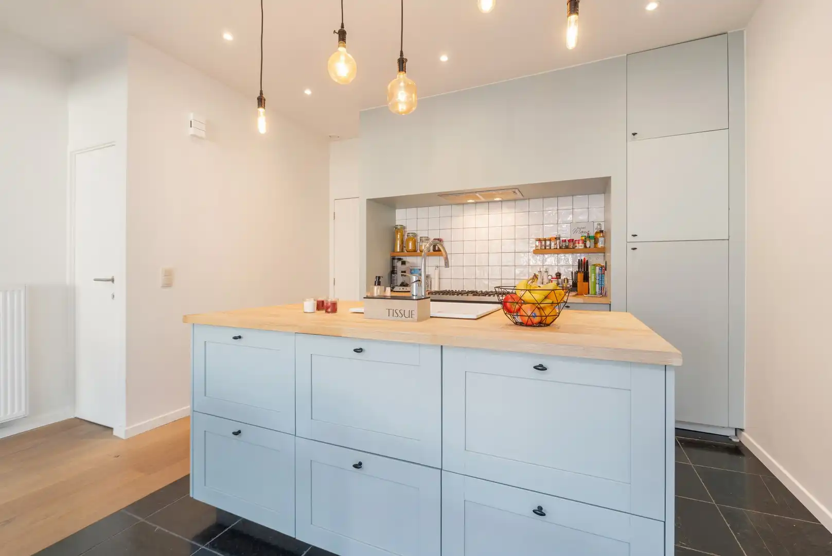 Stijlvol gerenoveerde woning vlak aan de Leie in Astene foto 6