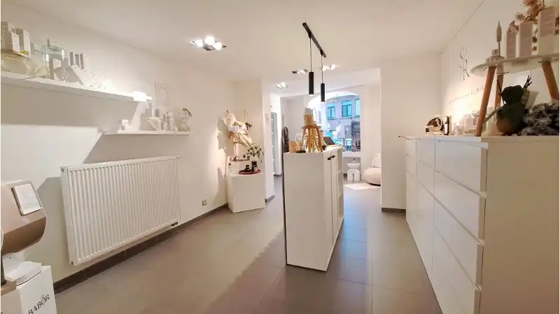 Instapklare handelruimte te huur in de Moerkerkse Steenweg in Sint-Kruis Brugge foto 4