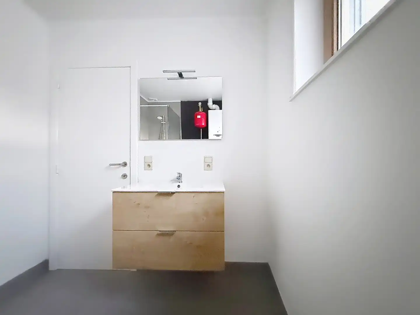 Gezellige gerenoveerde rijwoning met 3 slaapkamers in Kortrijk foto 6