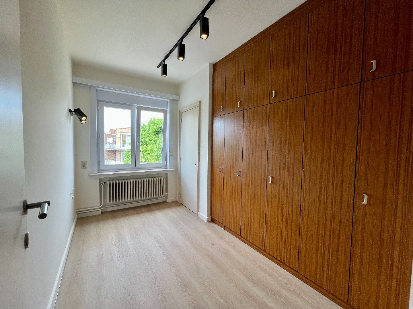 Lichtrijk appartement met garage  foto 7