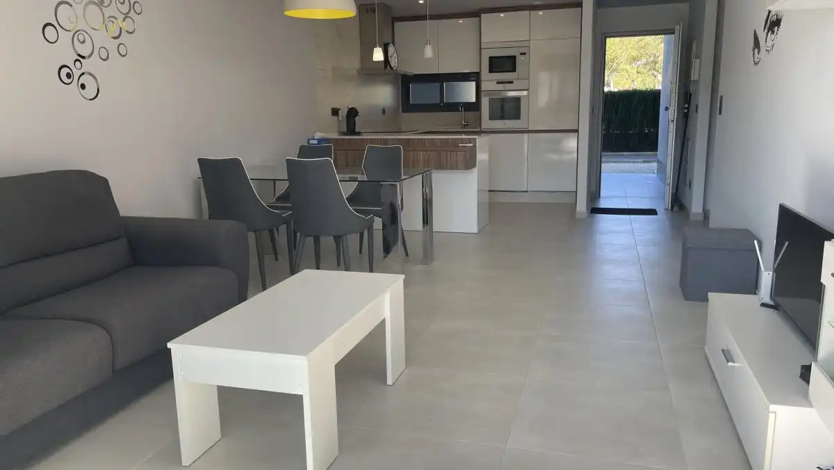 Mooi gelijkvloers appartement met 2 slpks en 2 badkamers foto 10